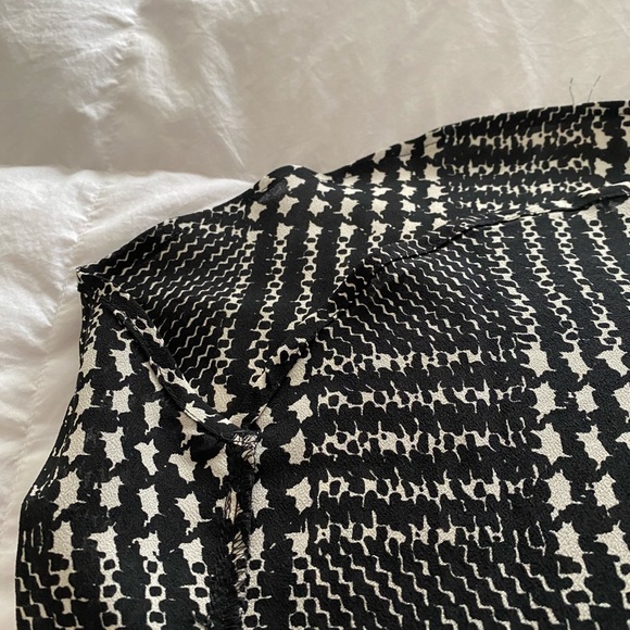 J.Crew  White & Black Print Blouse. - Picture 5 of 6